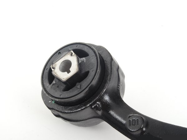 Càng A trước phải BMW X5 E53-006.jpg