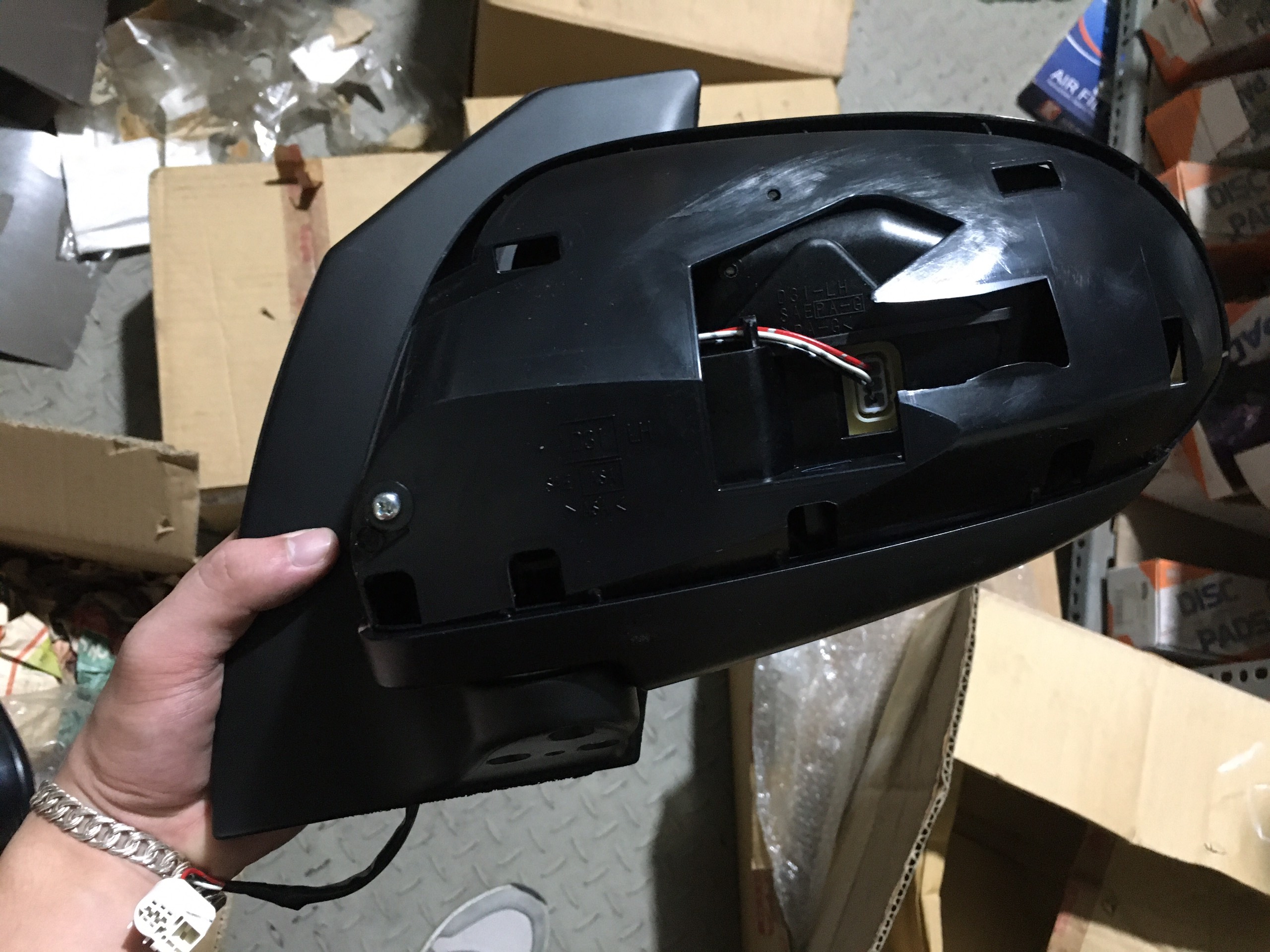 guong-chieu-hau-trai-daihatsu.jpg vv.jpg