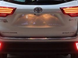 đèn hậu trên Toyota Highlander