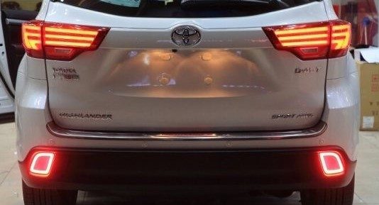 đèn hậu trên Toyota Highlander
