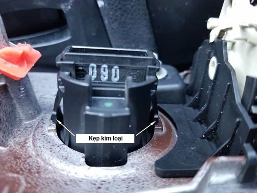 thay-the-nut-start-stop-o-to-bmw-e90